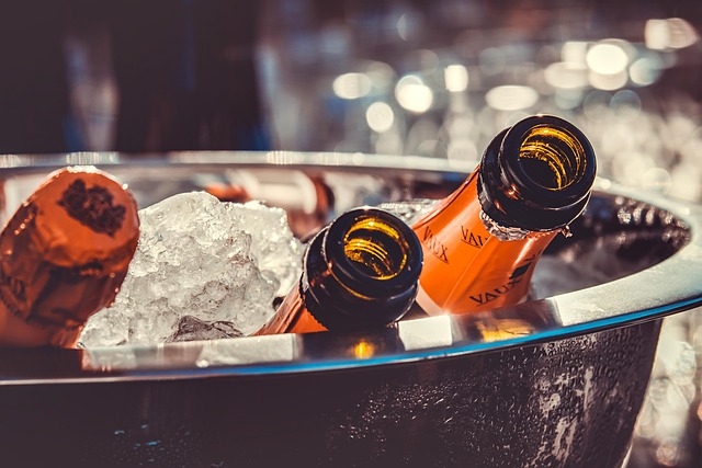 Planlæg servering af champagne til din næste fest